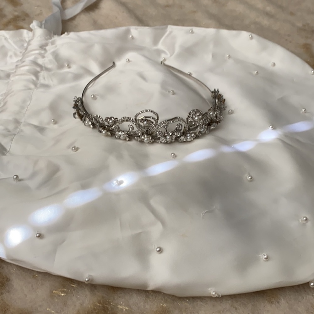 Tiara - Picture 3 of 3